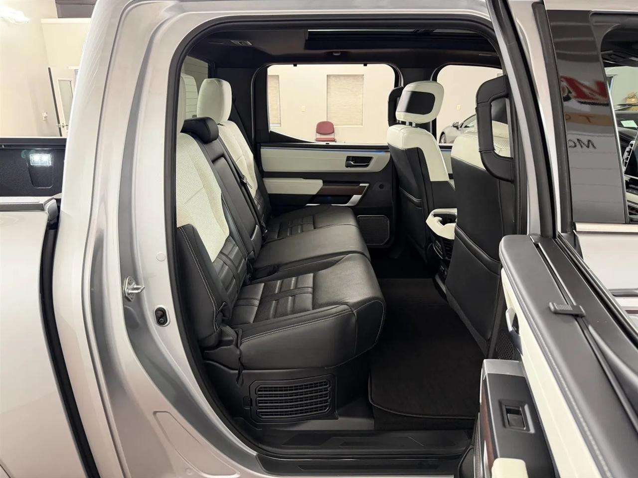 Toyota Tundra Capstone CrewMax 4WD Hybrid 2023