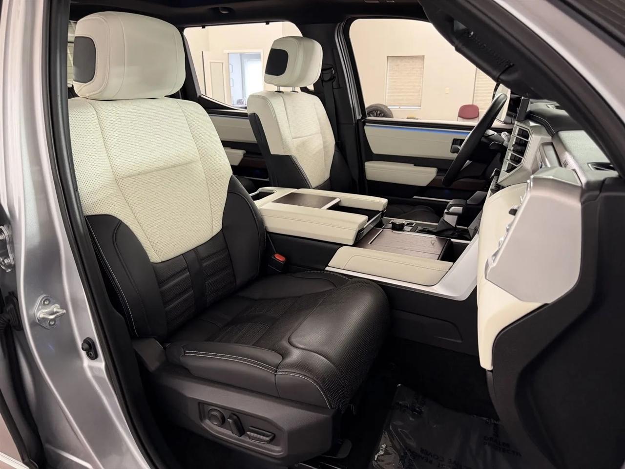 Toyota Tundra Capstone CrewMax 4WD Hybrid 2023