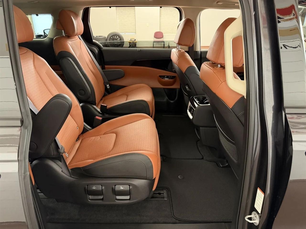 Kia Carnival SX Prestige 2024
