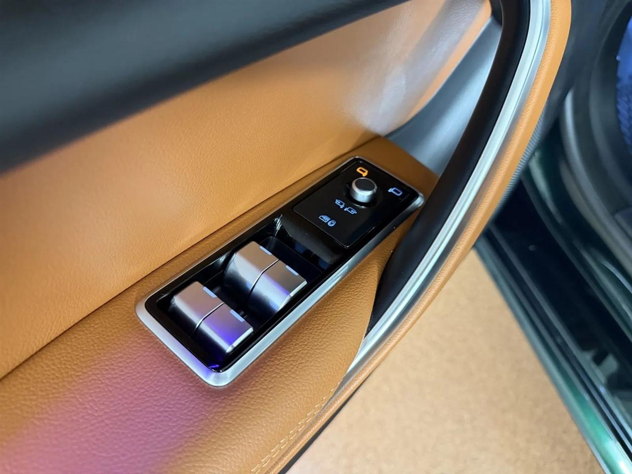 Jaguar XF-Series P300 R-Dynamic SE AWD 2024