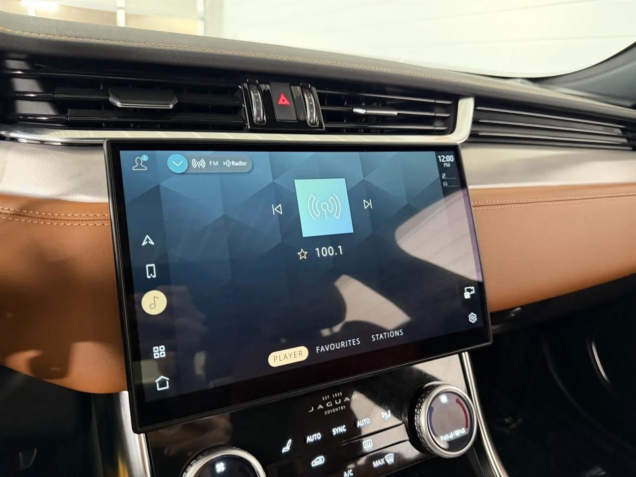 Jaguar XF-Series P300 R-Dynamic SE AWD 2024