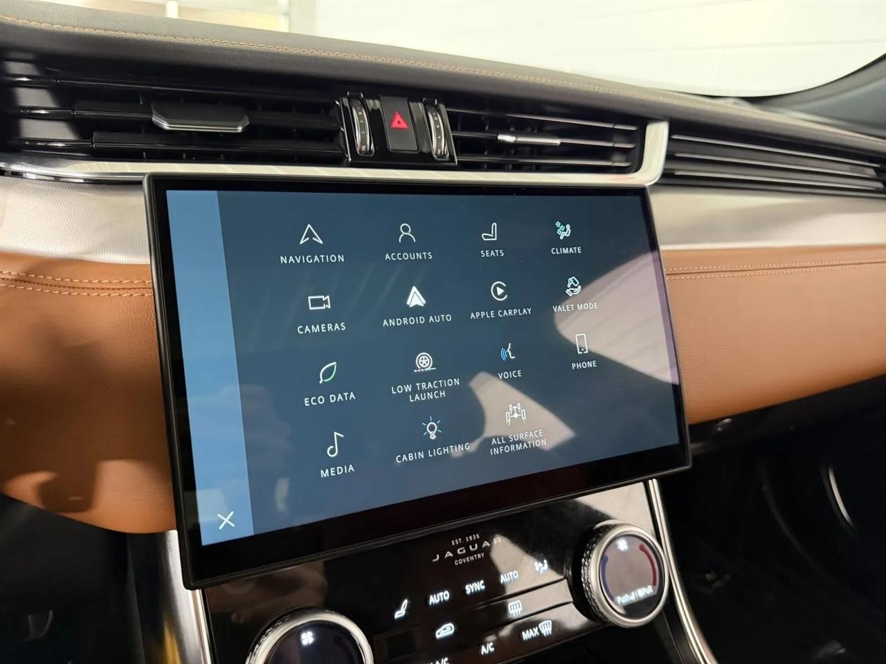 Jaguar XF-Series P300 R-Dynamic SE AWD 2024
