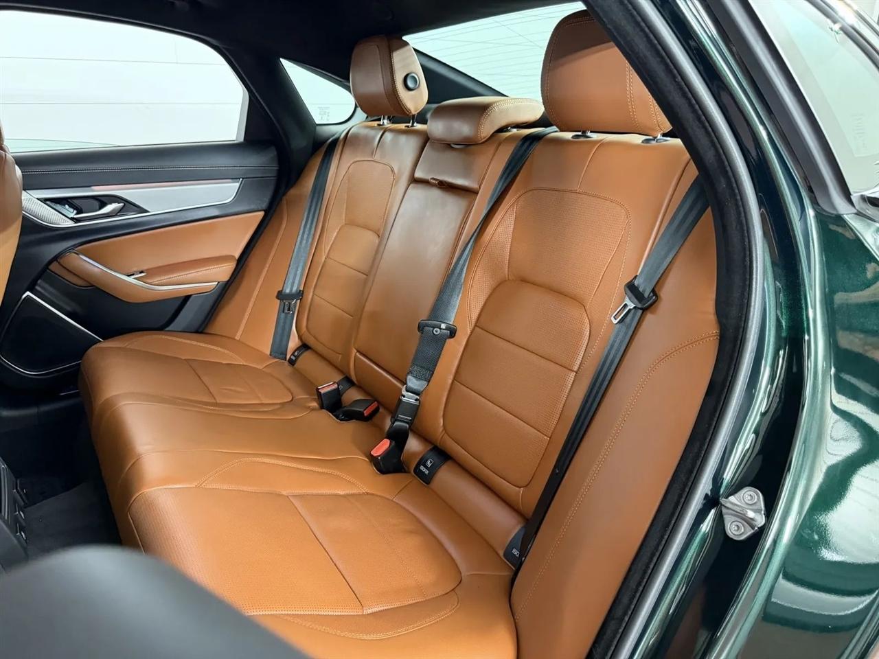 Jaguar XF-Series P300 R-Dynamic SE AWD 2024