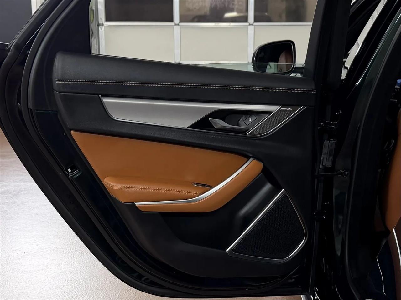 Jaguar XF-Series P300 R-Dynamic SE AWD 2024
