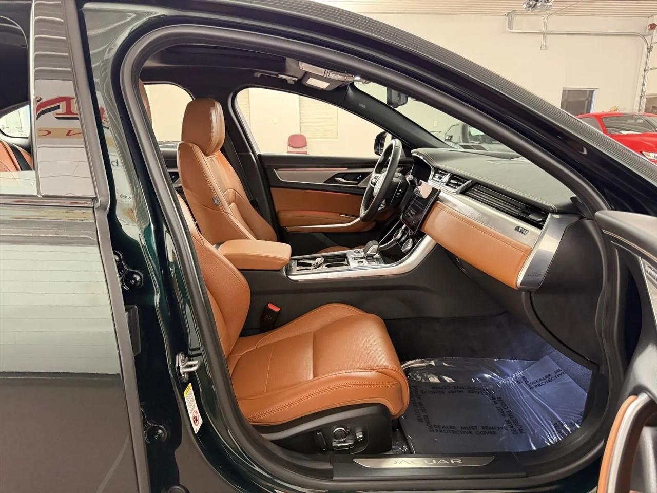 Jaguar XF-Series P300 R-Dynamic SE AWD 2024
