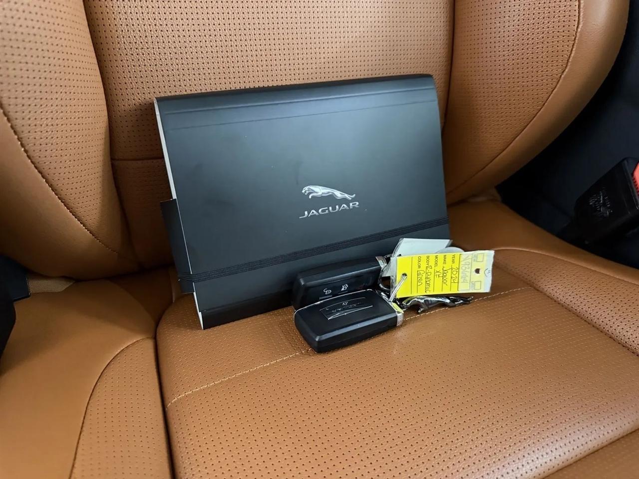 Jaguar XF-Series P300 R-Dynamic SE AWD 2024
