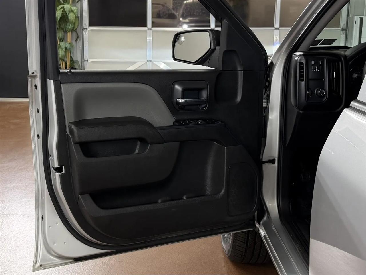 Chevrolet Silverado 1500 Custom Crew Cab 4WD 2018