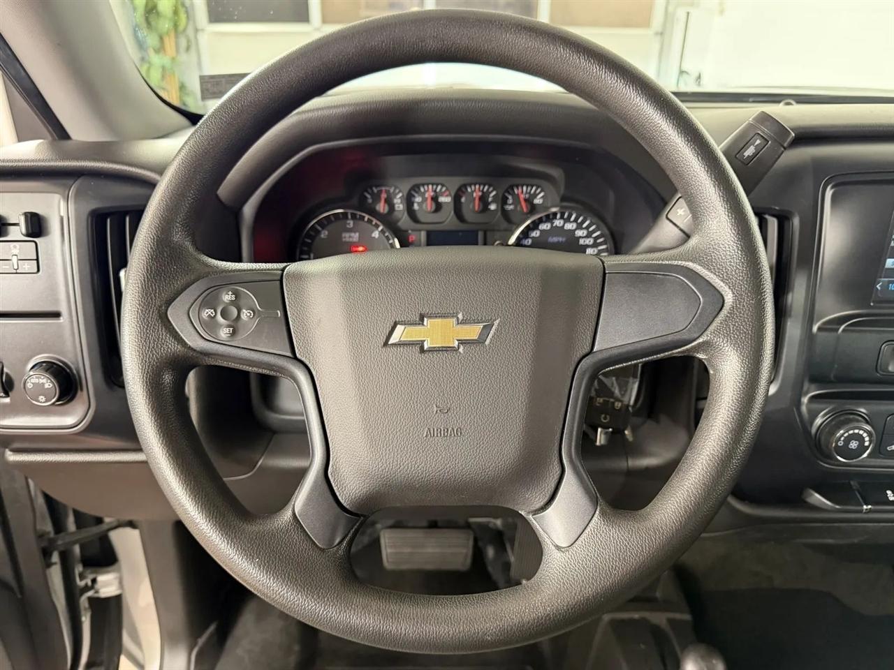 Chevrolet Silverado 1500 Custom Crew Cab 4WD 2018