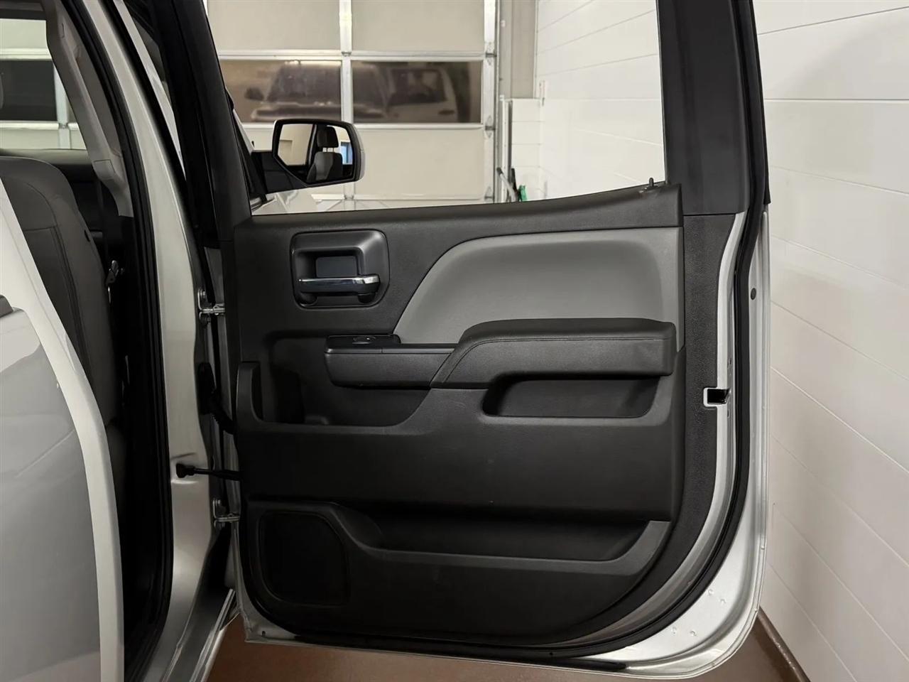 Chevrolet Silverado 1500 Custom Crew Cab 4WD 2018