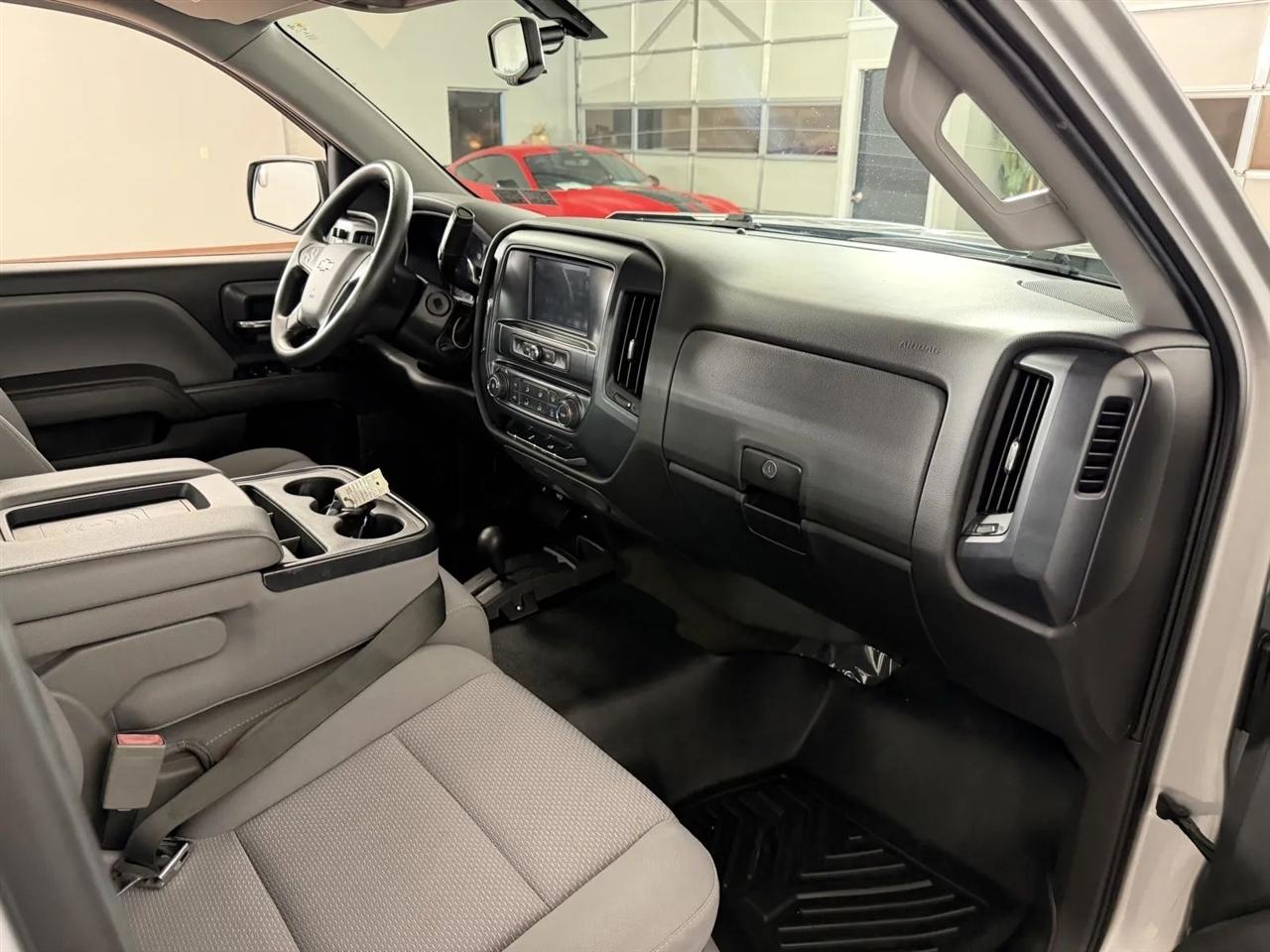 Chevrolet Silverado 1500 Custom Crew Cab 4WD 2018