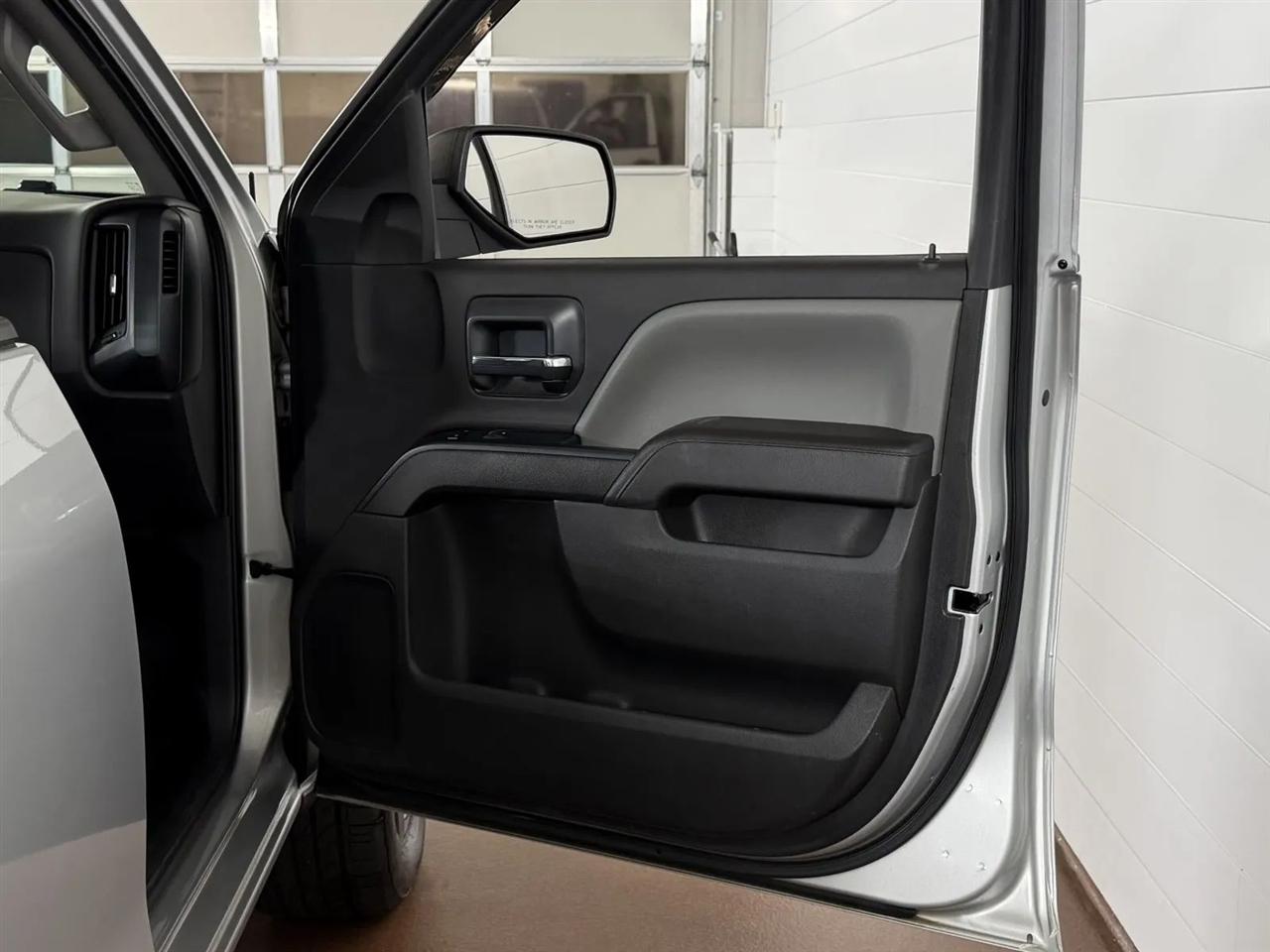 Chevrolet Silverado 1500 Custom Crew Cab 4WD 2018