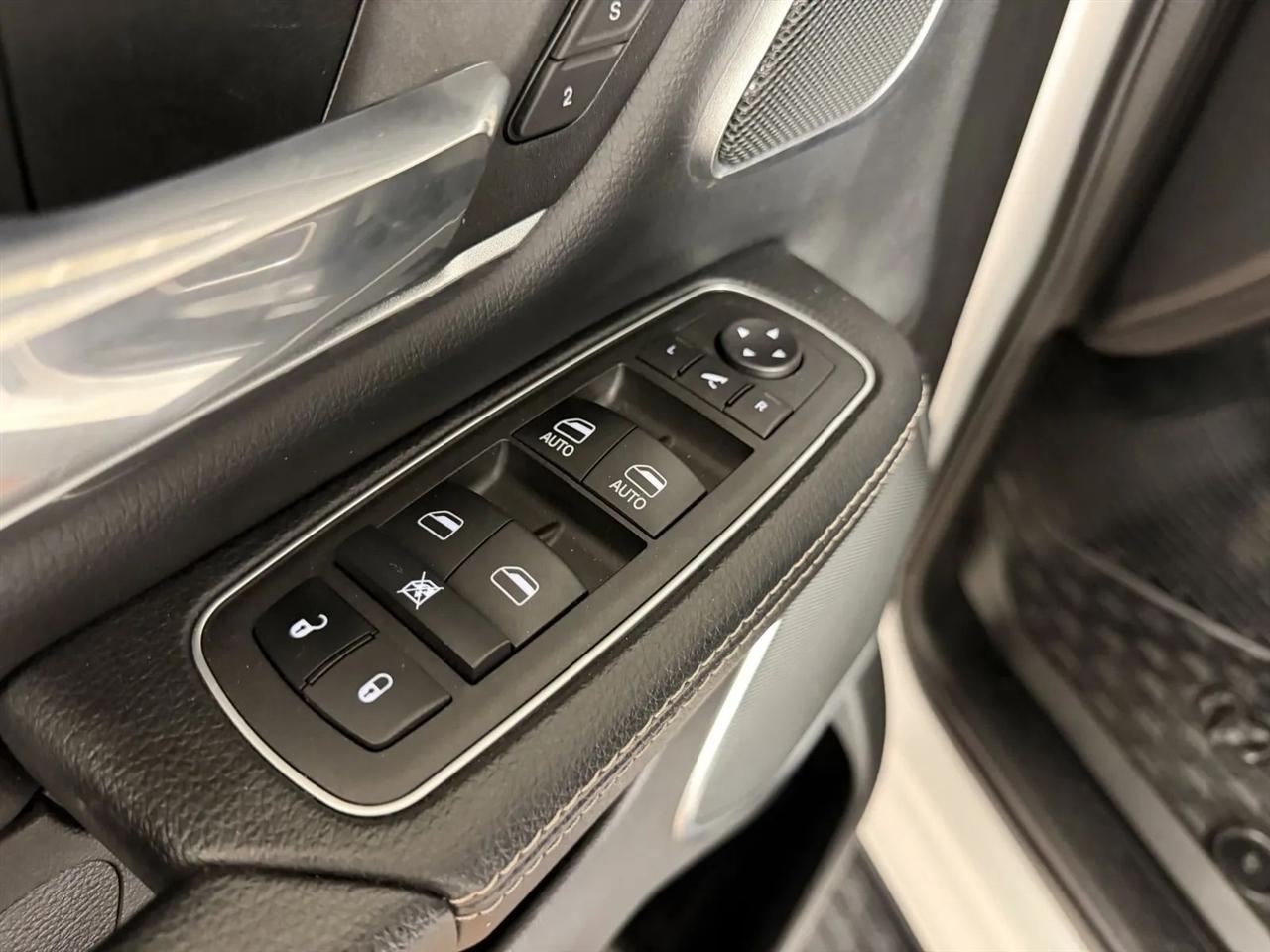 RAM 1500 Laramie Crew Cab LWB 4WD 2023