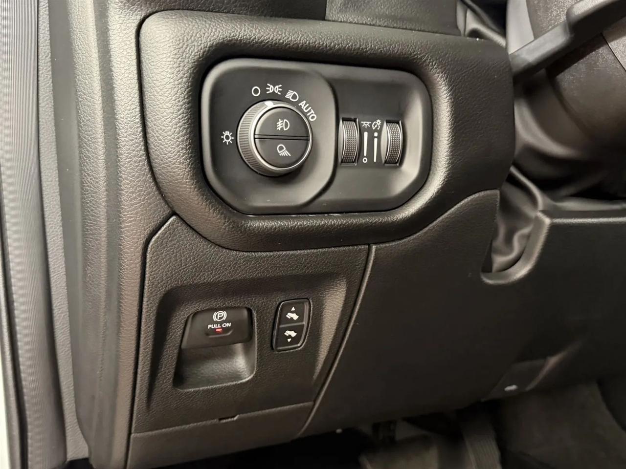 RAM 1500 Laramie Crew Cab LWB 4WD 2023
