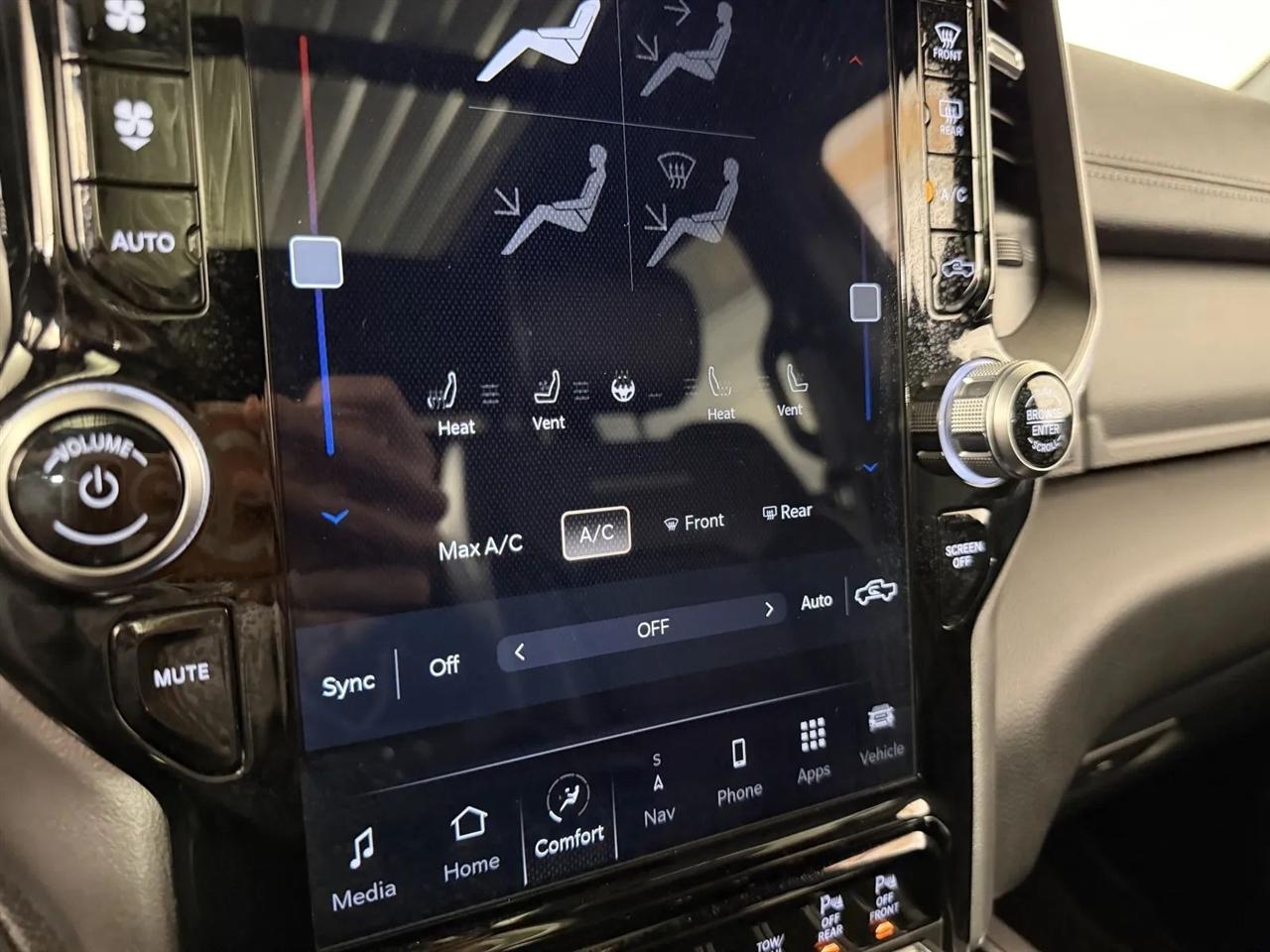RAM 1500 Laramie Crew Cab LWB 4WD 2023
