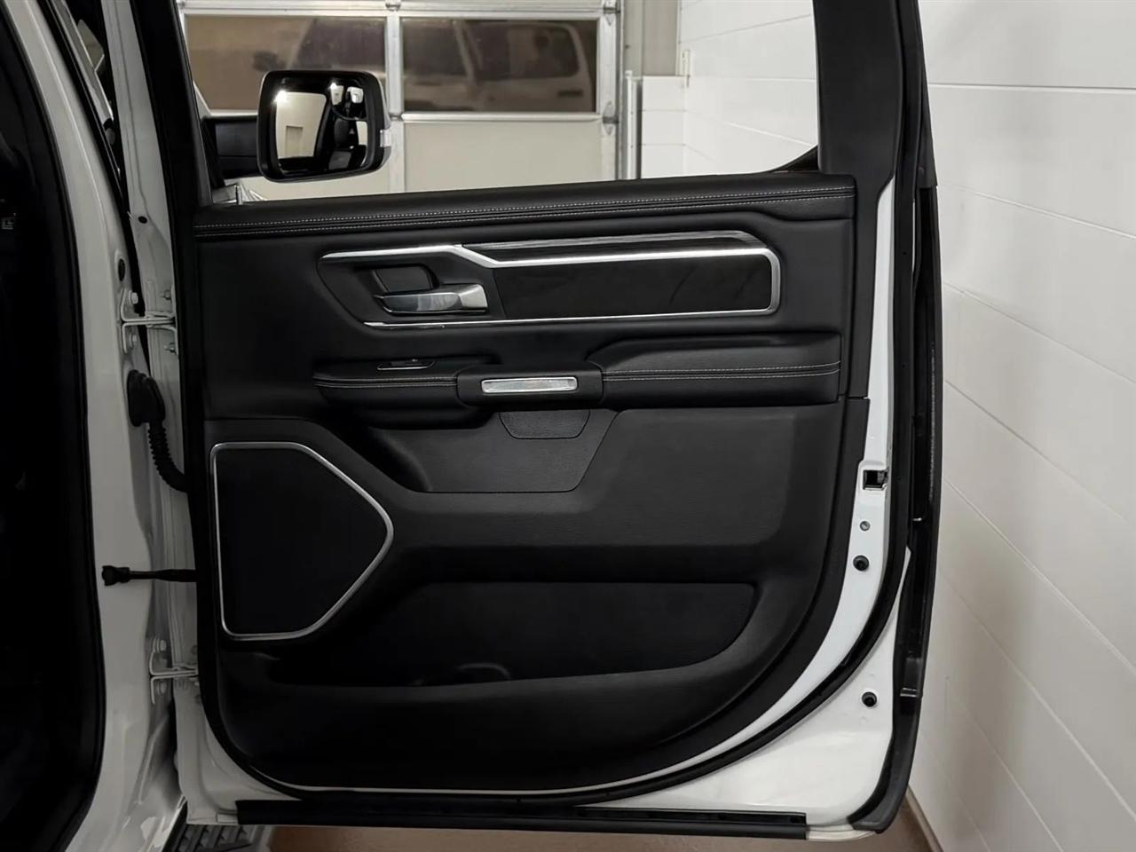 RAM 1500 Laramie Crew Cab LWB 4WD 2023