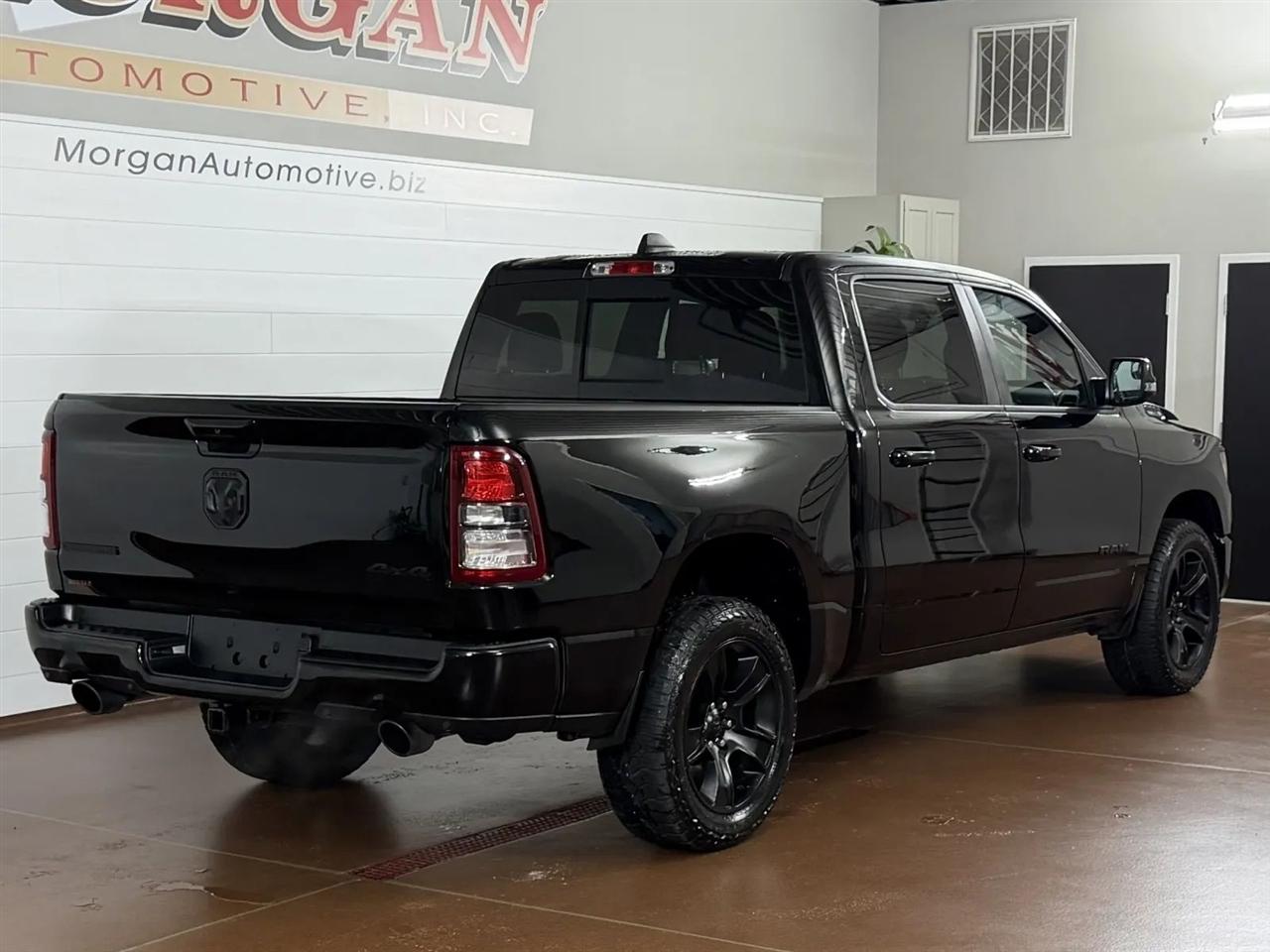 RAM 1500 Big Horn Crew Cab SWB 4WD 2023