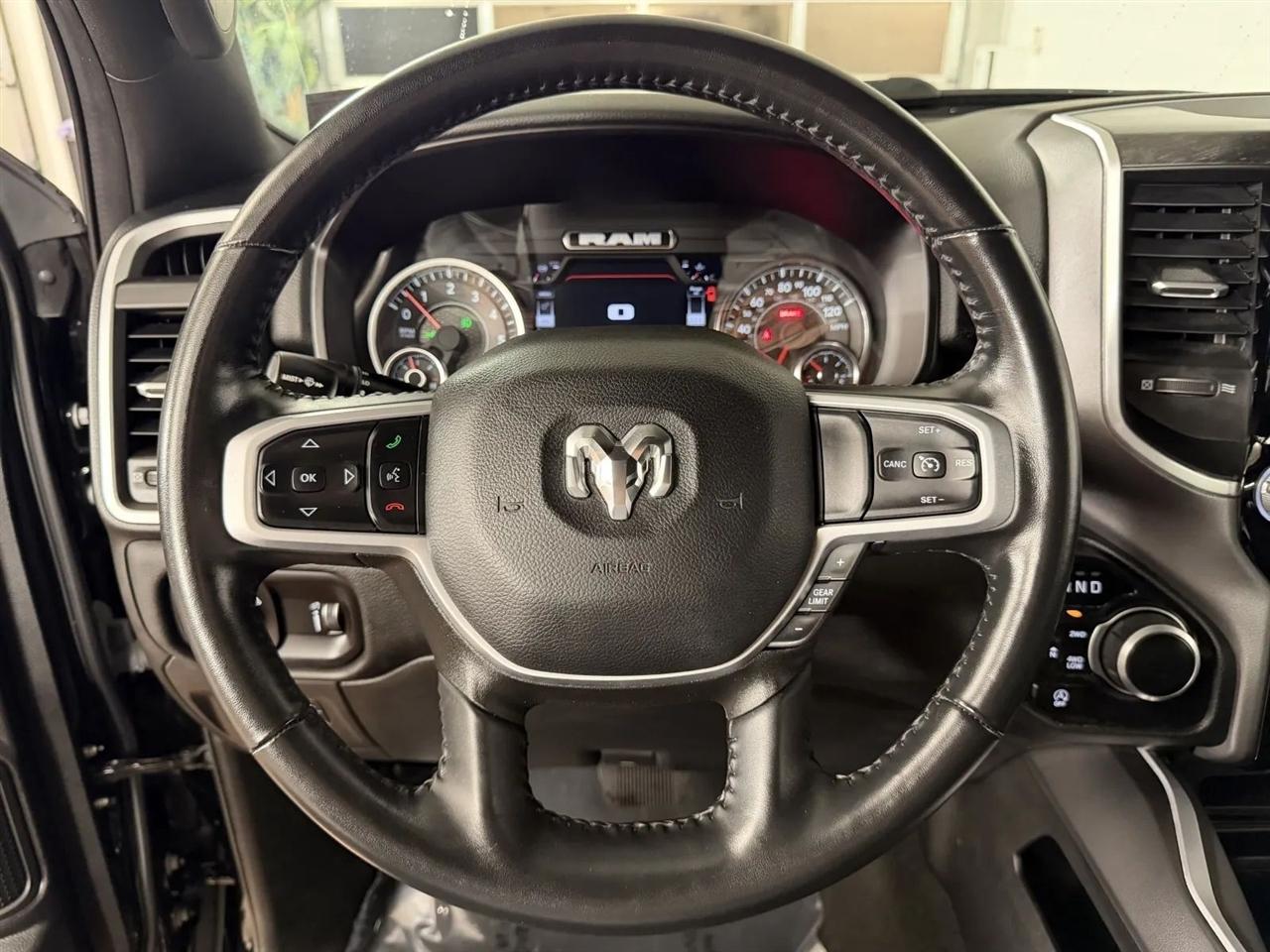 RAM 1500 Big Horn Crew Cab SWB 4WD 2023