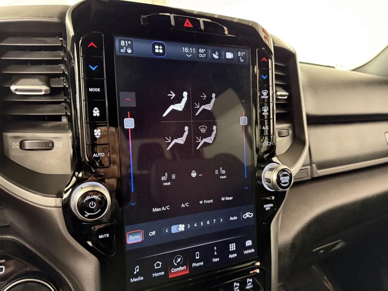 RAM 1500 Big Horn Crew Cab SWB 4WD 2023