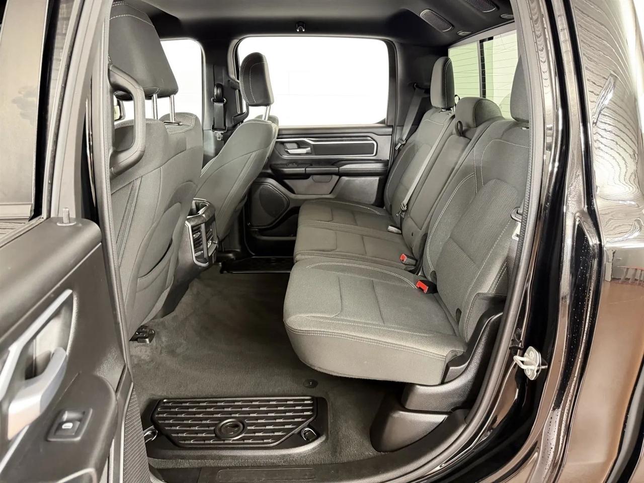 RAM 1500 Big Horn Crew Cab SWB 4WD 2023