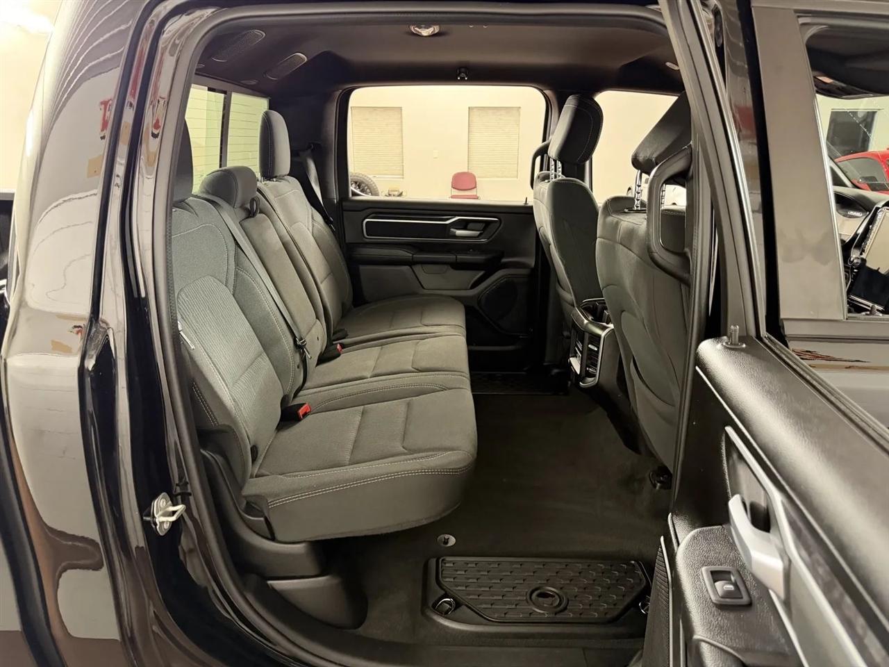 RAM 1500 Big Horn Crew Cab SWB 4WD 2023