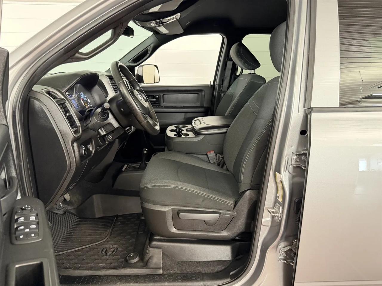 RAM 2500 Tradesman Crew Cab SWB 4WD 2021