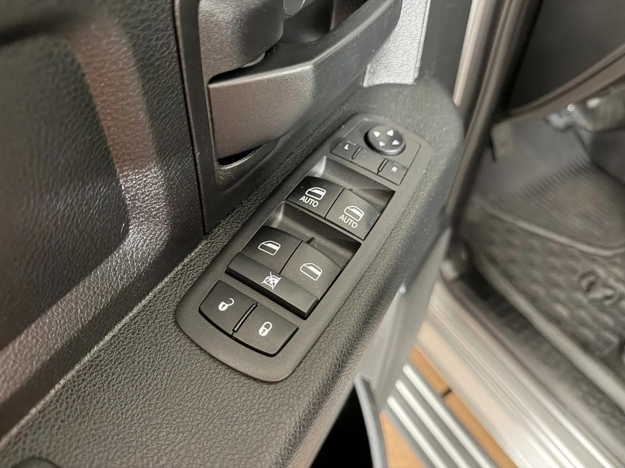 RAM 2500 Tradesman Crew Cab SWB 4WD 2021