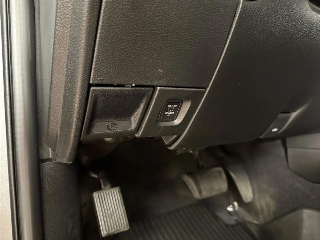 RAM 2500 Tradesman Crew Cab SWB 4WD 2021