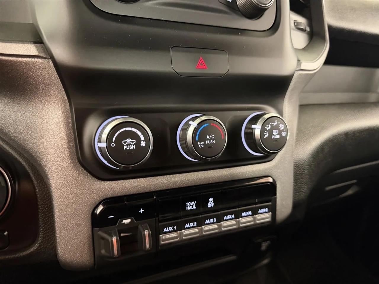 RAM 2500 Tradesman Crew Cab SWB 4WD 2021