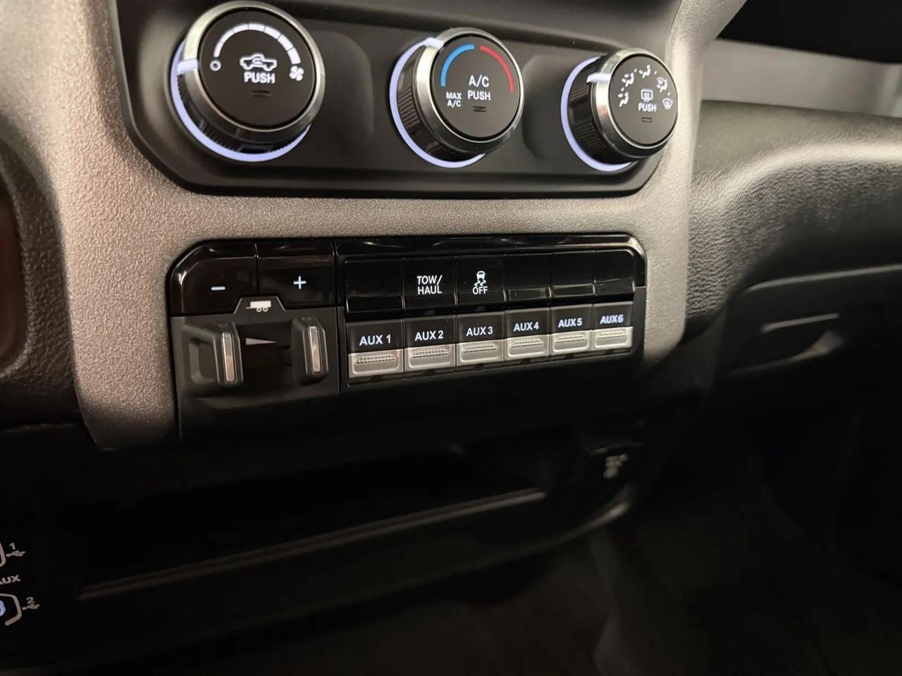 RAM 2500 Tradesman Crew Cab SWB 4WD 2021
