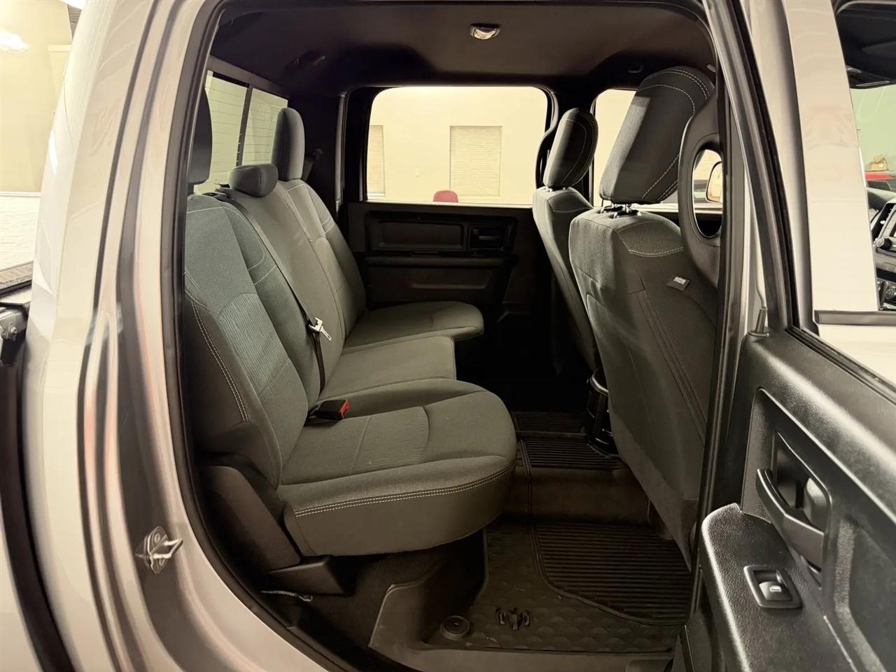 RAM 2500 Tradesman Crew Cab SWB 4WD 2021