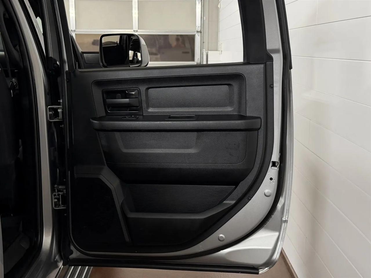 RAM 2500 Tradesman Crew Cab SWB 4WD 2021