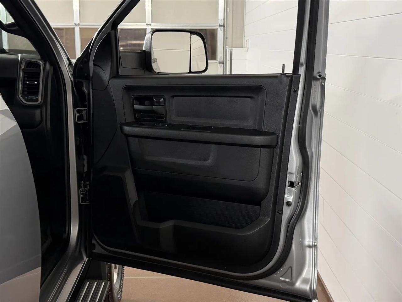 RAM 2500 Tradesman Crew Cab SWB 4WD 2021