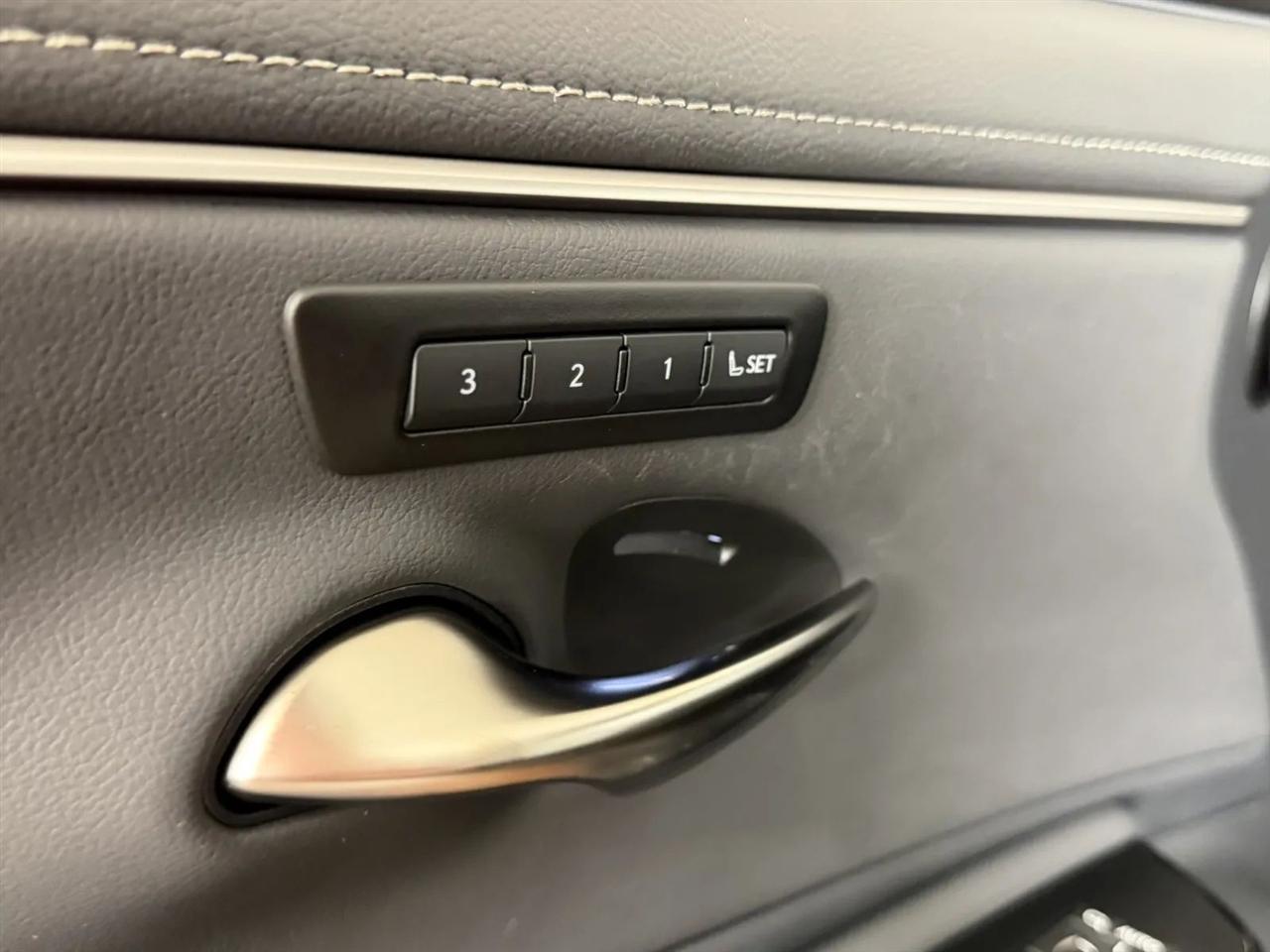 Lexus ES 350 2025