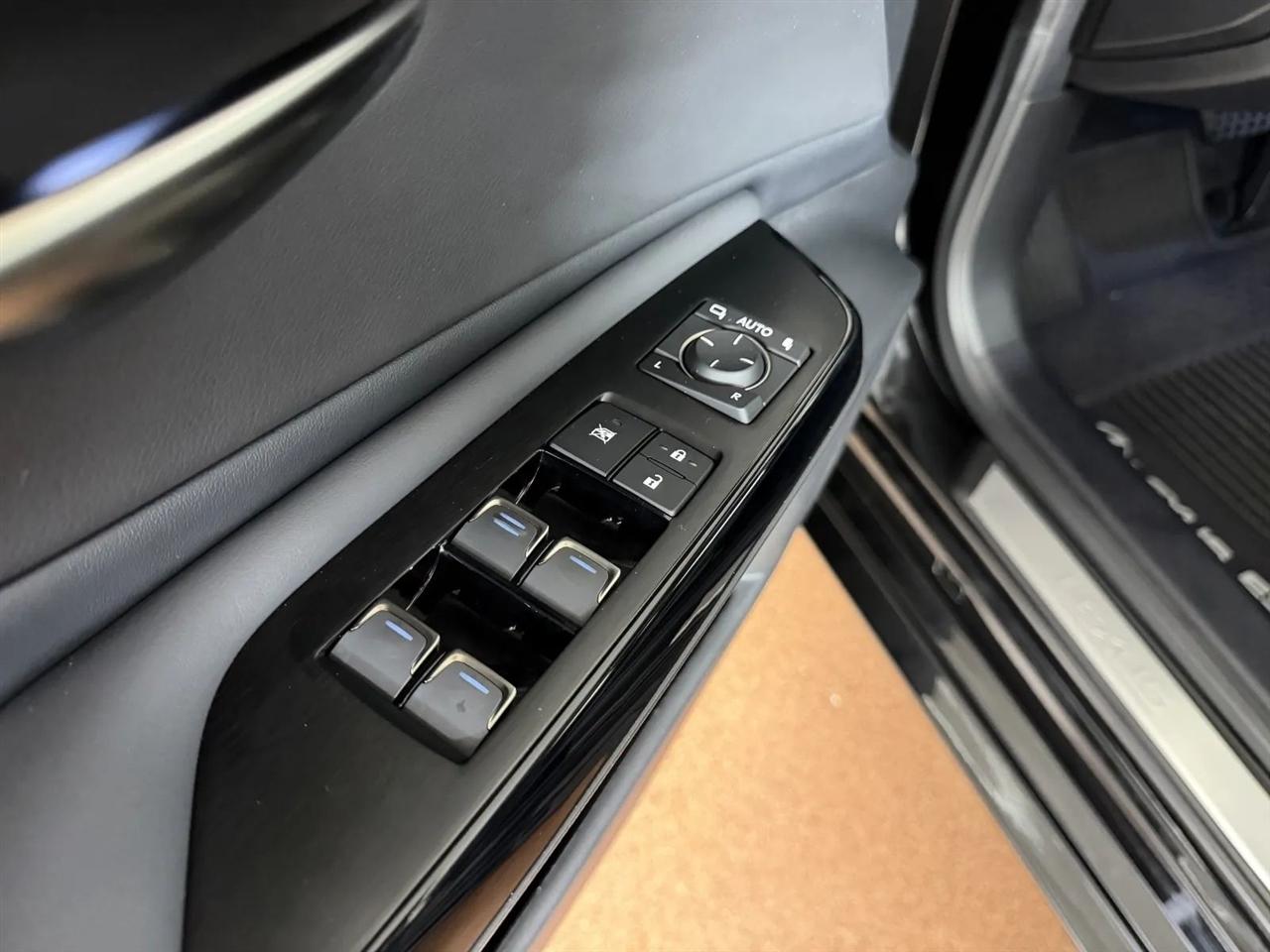 Lexus ES 350 2025