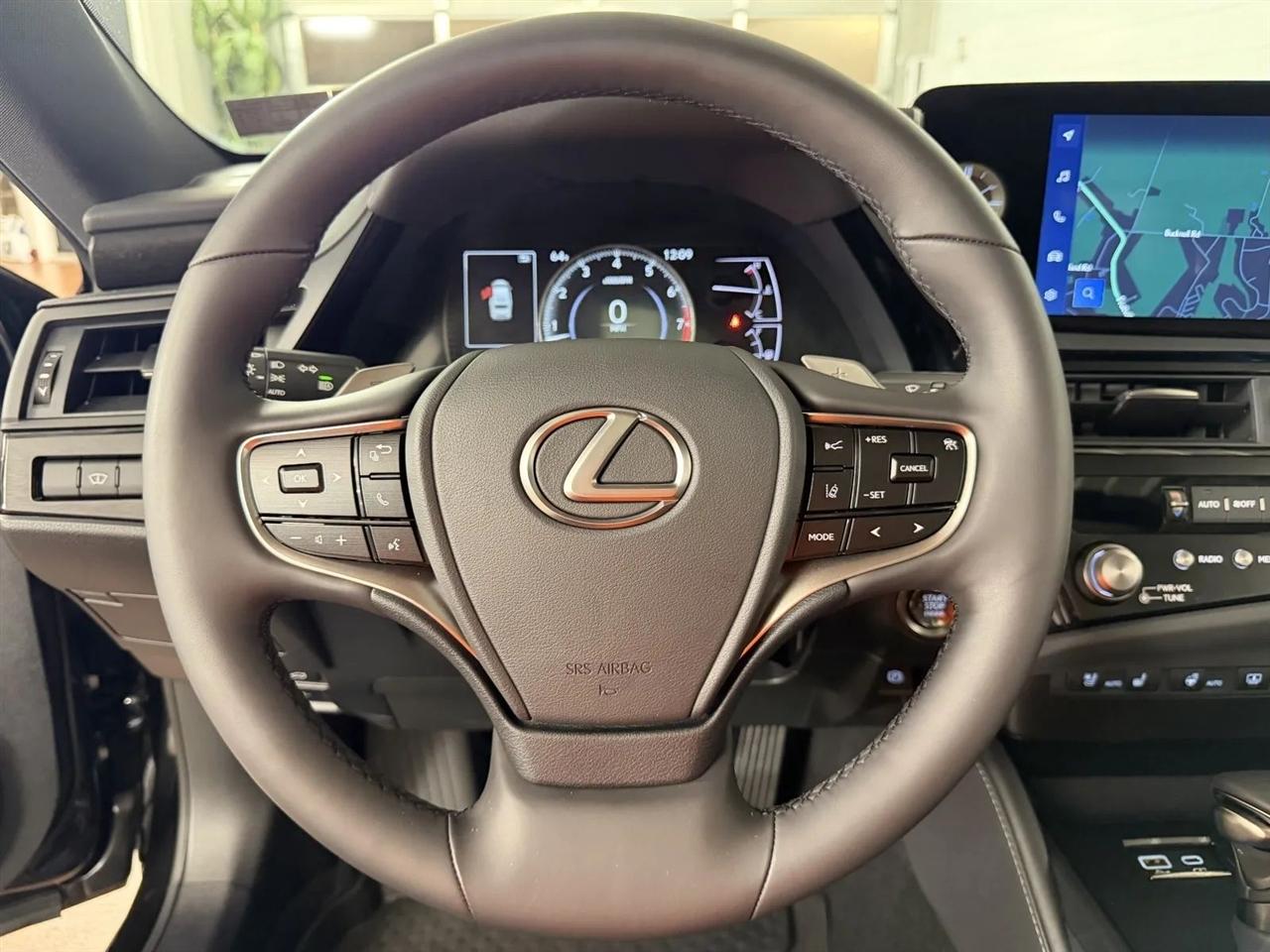 Lexus ES 350 2025