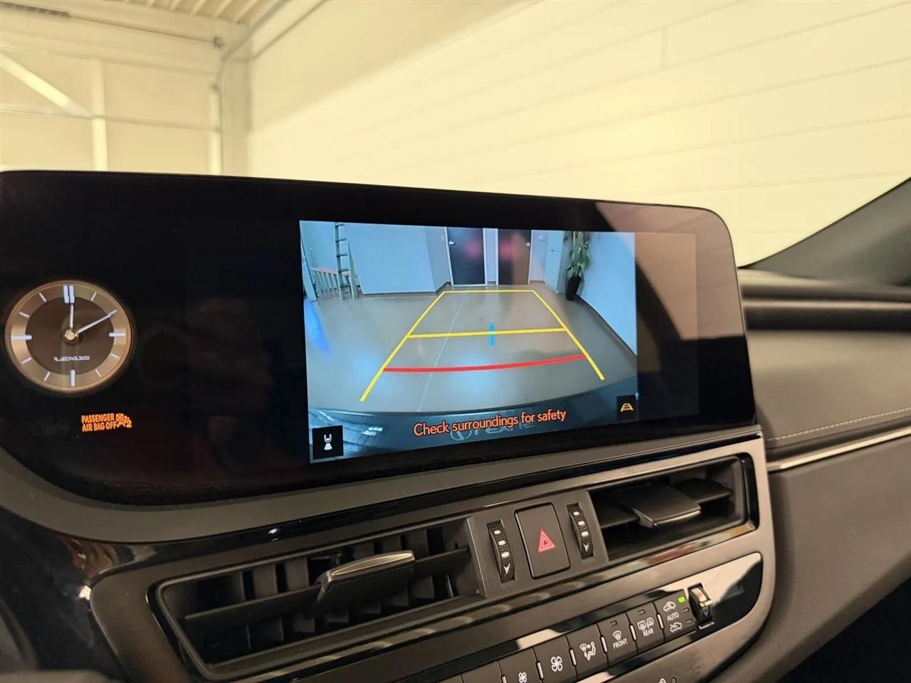 Lexus ES 350 2025