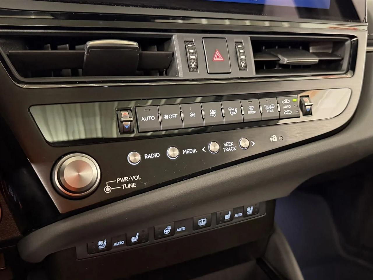 Lexus ES 350 2025