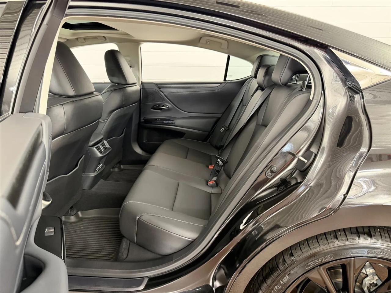 Lexus ES 350 2025