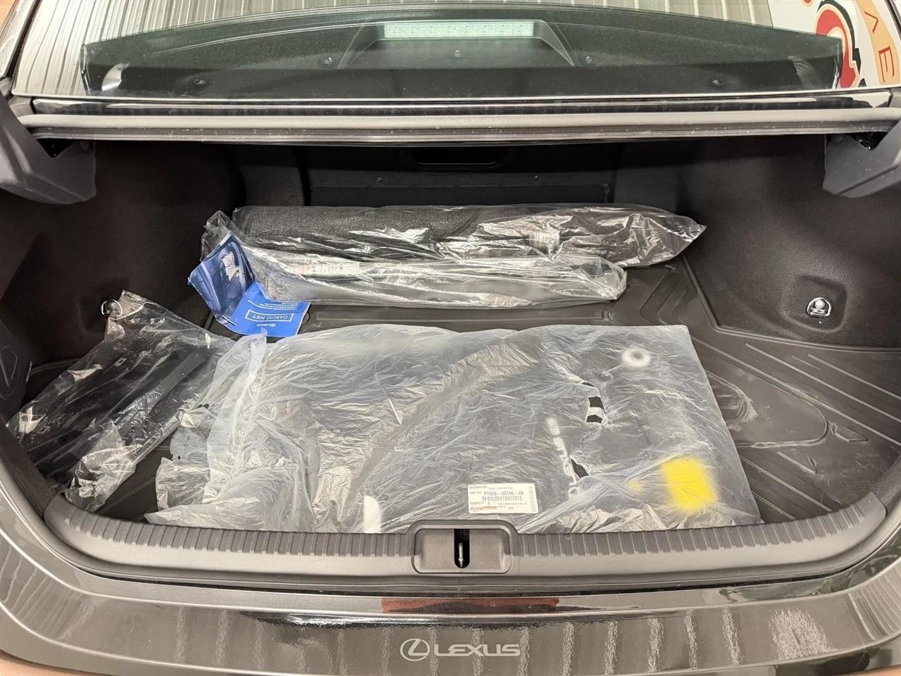 Lexus ES 350 2025