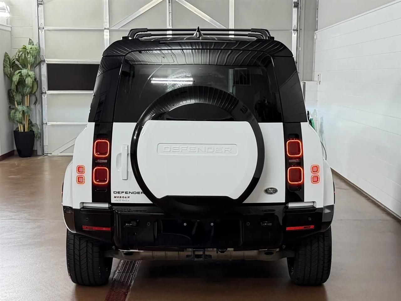 Land Rover Defender 110 X-Dynamic SE 2024