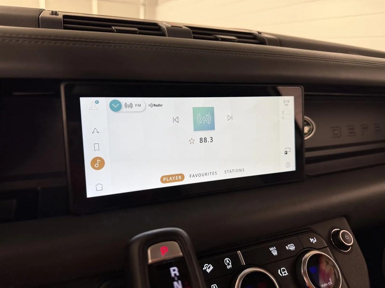 Land Rover Defender 110 X-Dynamic SE 2024