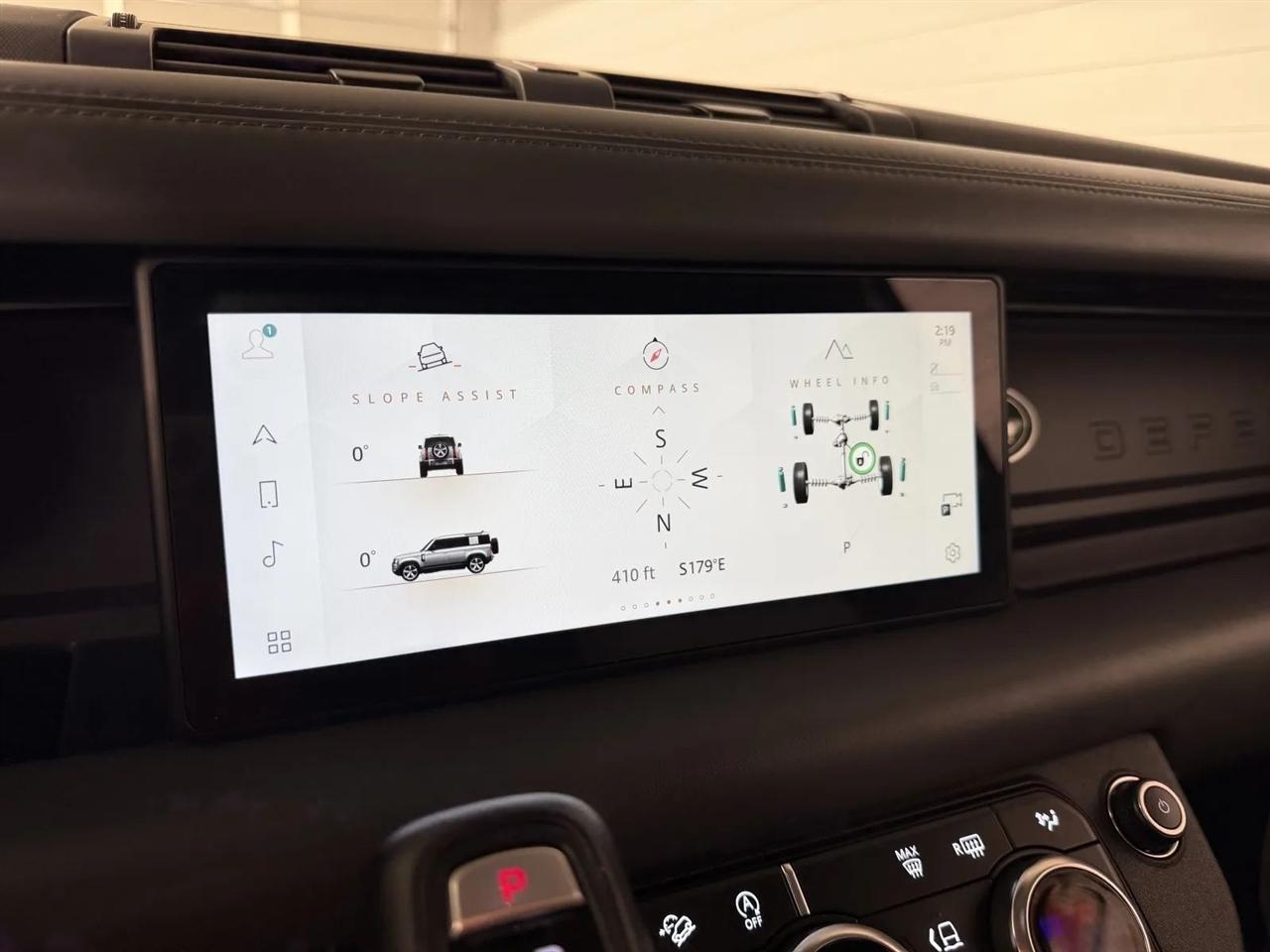 Land Rover Defender 110 X-Dynamic SE 2024