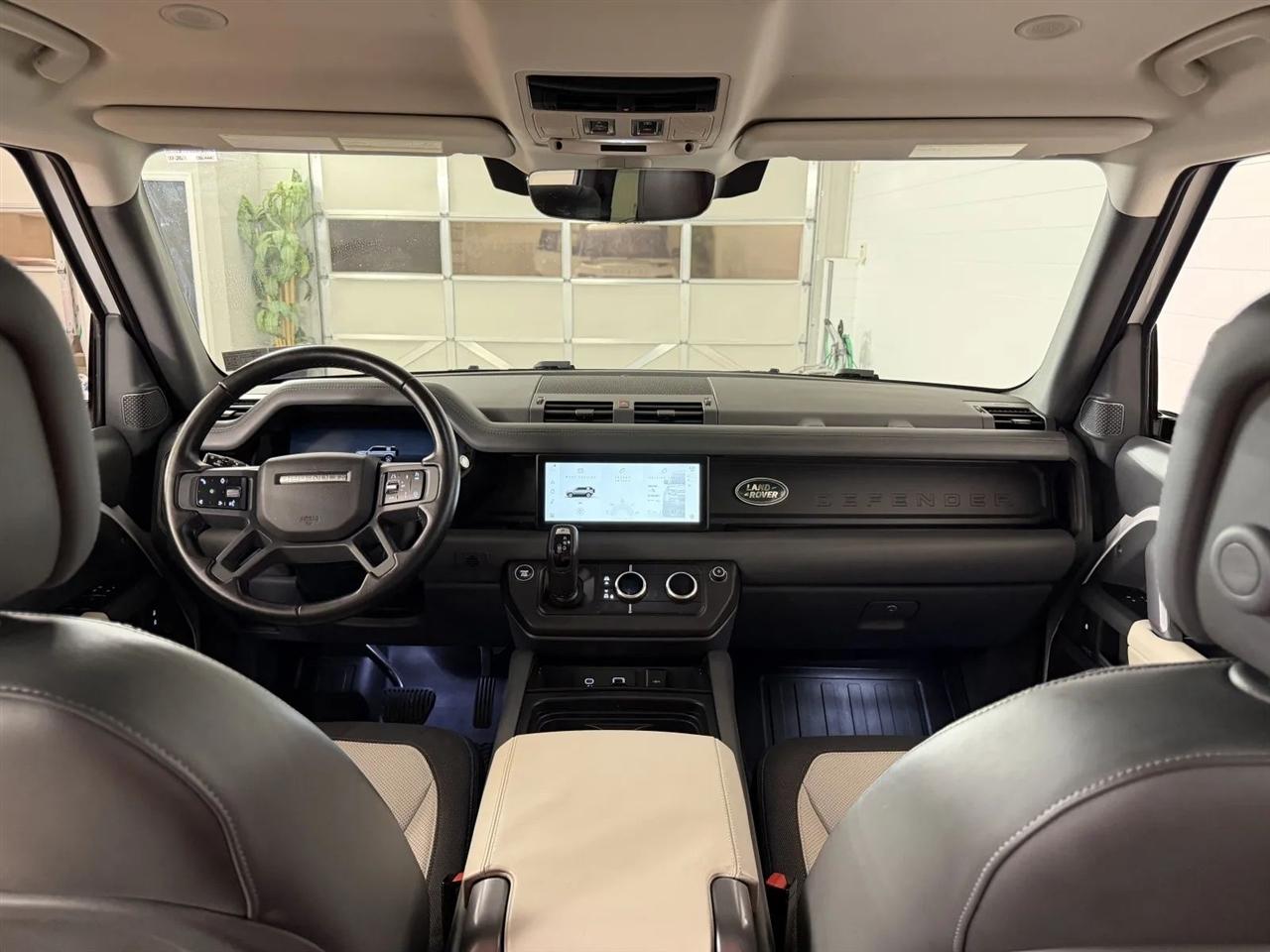 Land Rover Defender 110 X-Dynamic SE 2024