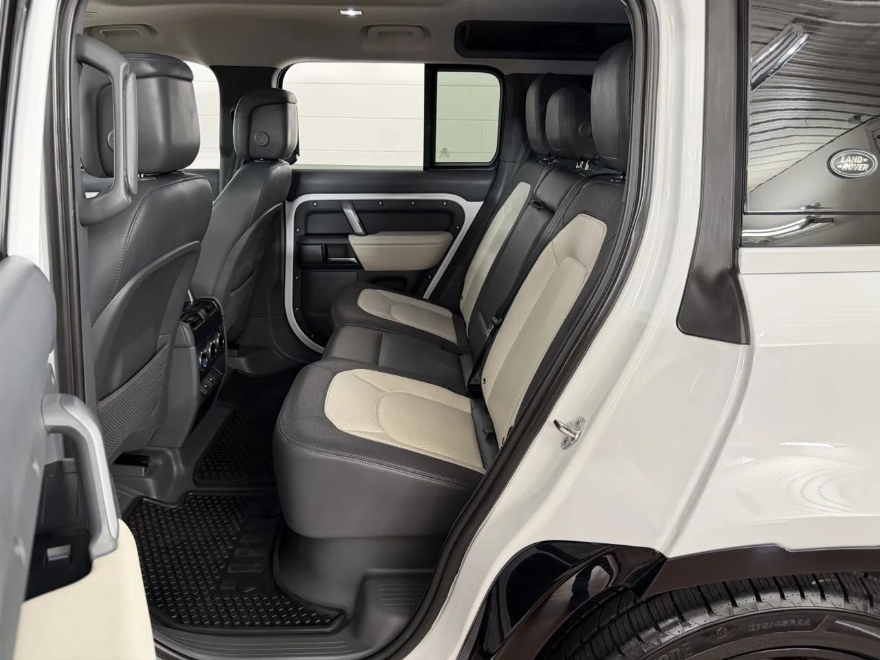 Land Rover Defender 110 X-Dynamic SE 2024
