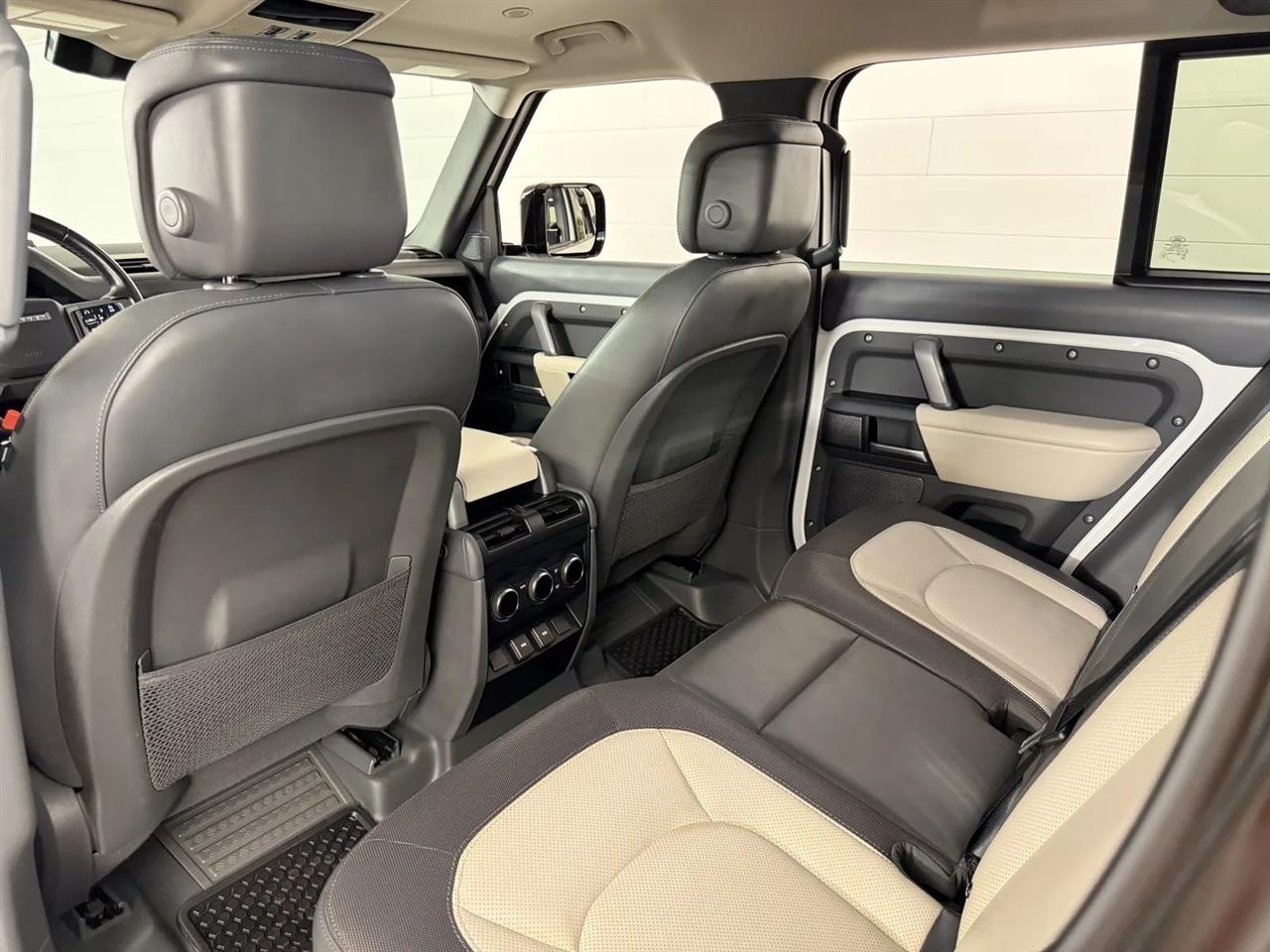 Land Rover Defender 110 X-Dynamic SE 2024