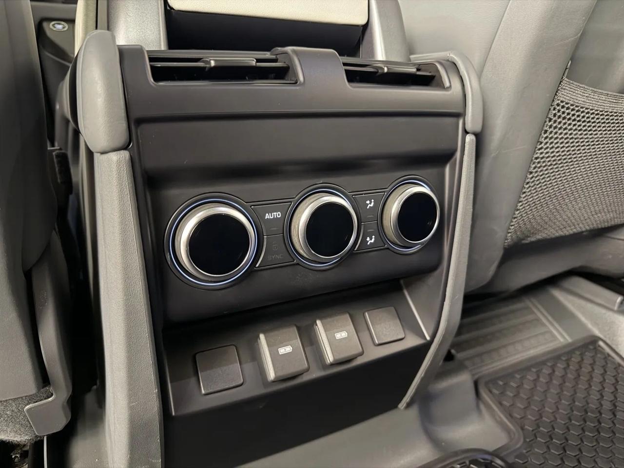 Land Rover Defender 110 X-Dynamic SE 2024