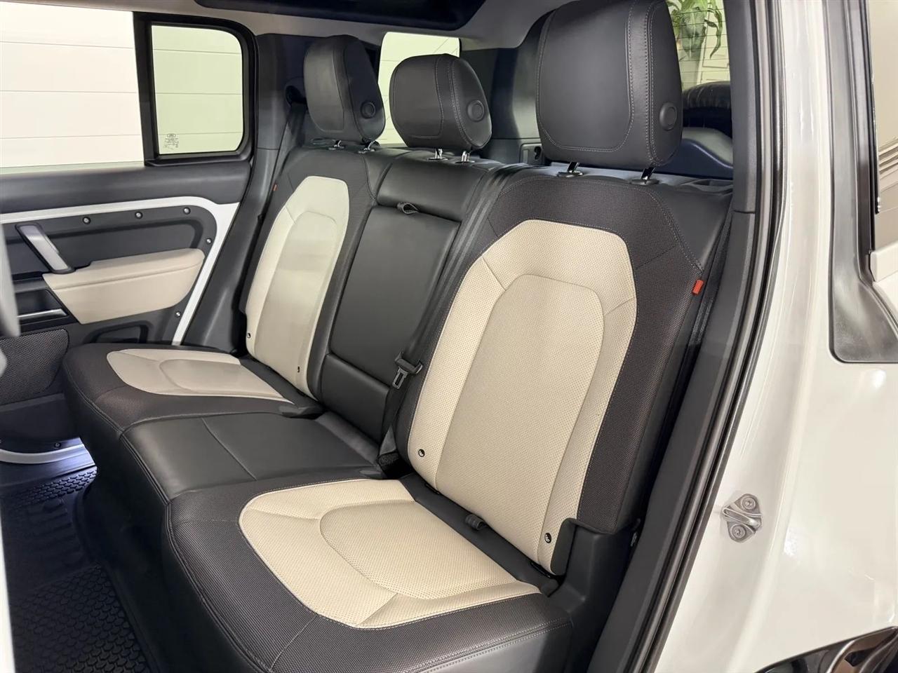 Land Rover Defender 110 X-Dynamic SE 2024