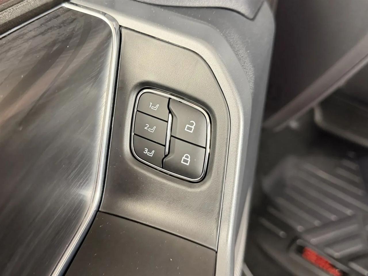 Ford F-150 Lariat SuperCrew 4WD 2024