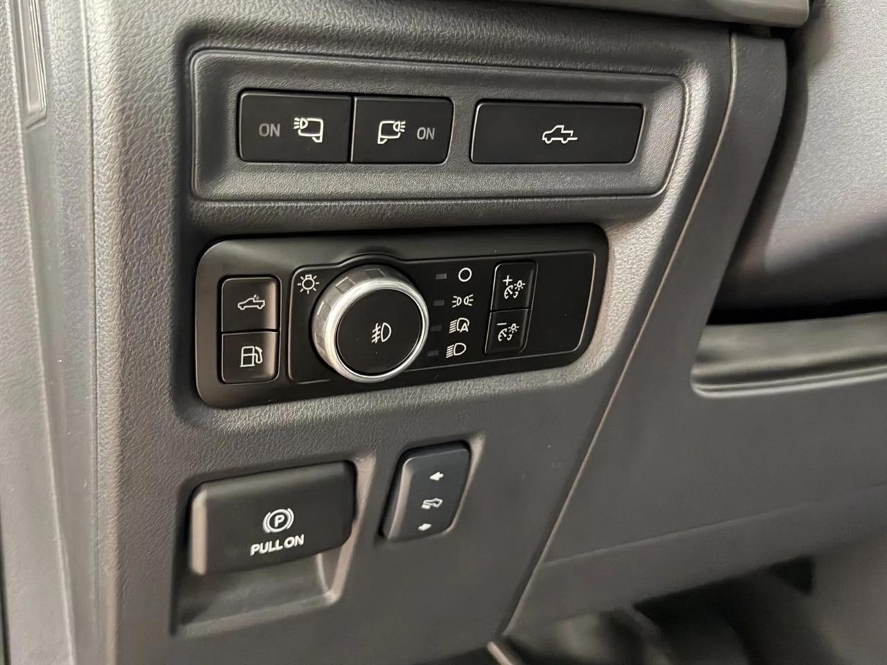 Ford F-150 Lariat SuperCrew 4WD 2024