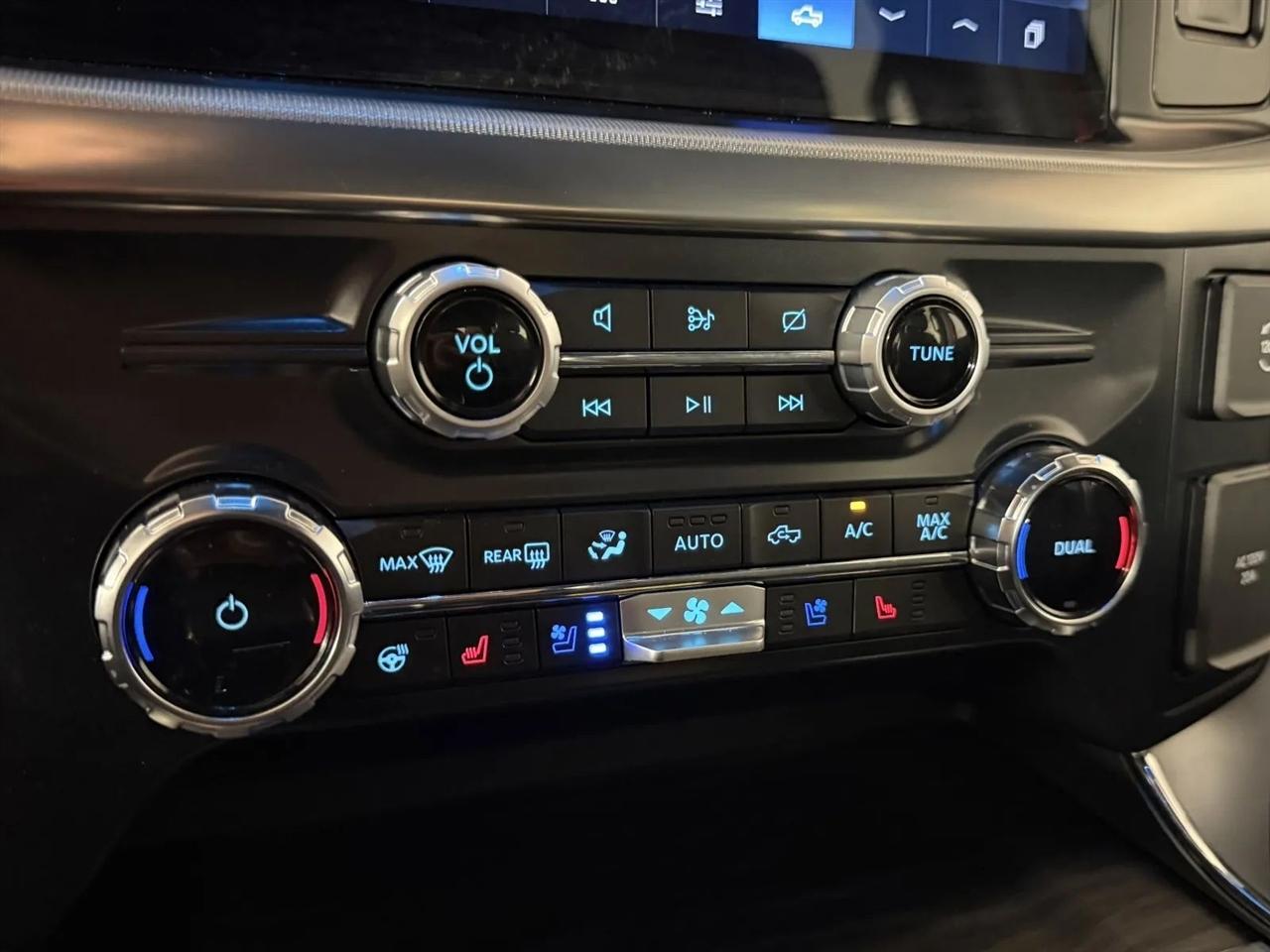 Ford F-150 Lariat SuperCrew 4WD 2024